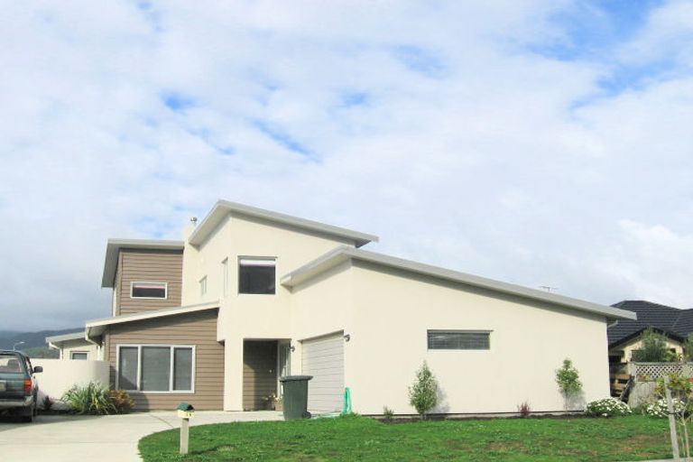 Photo of property in 19 San Priamo Place, Paraparaumu Beach, Paraparaumu, 5032