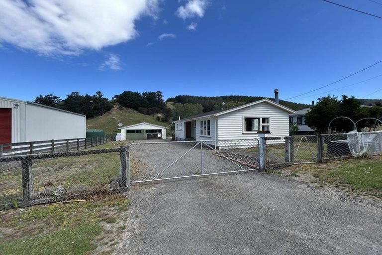 Photo of property in 13 Blackhill Road, Tinui, 5894