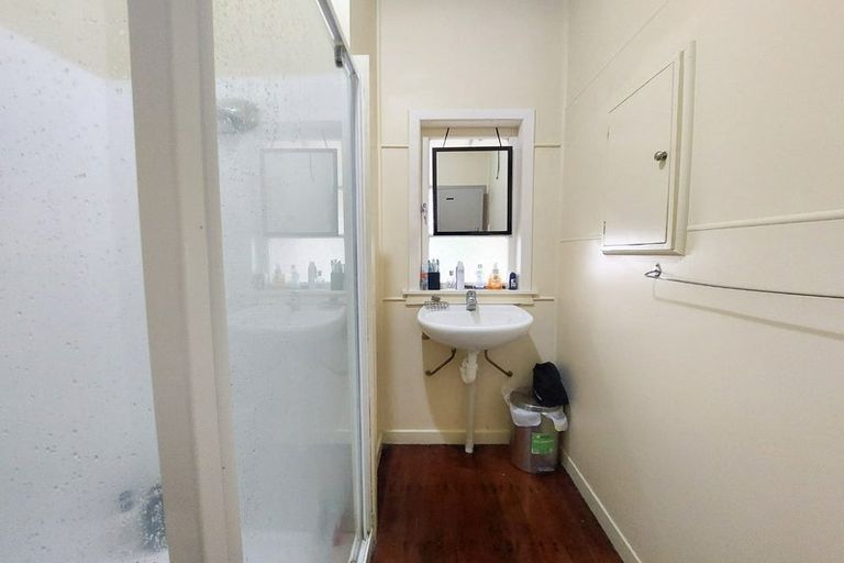 Photo of property in 214 Fox Street, Hamilton East, Hamilton, 3216