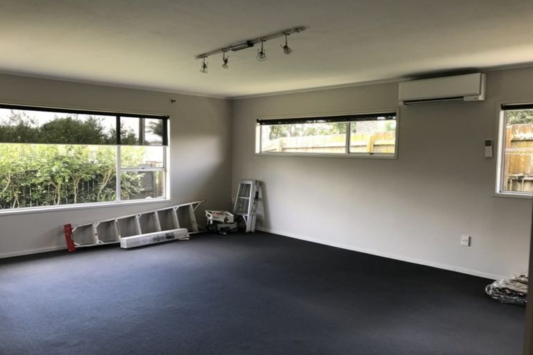 Photo of property in 1/14 Amberley Avenue, Te Atatu South, Auckland, 0610