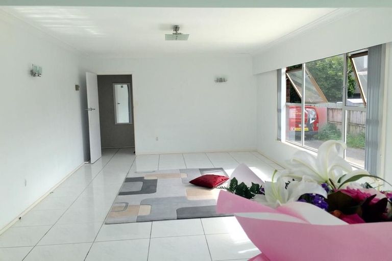Photo of property in 1/240 Forrest Hill Road, Forrest Hill, Auckland, 0620