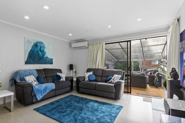 Photo of property in 38 Normanton Street, Glenfield, Auckland, 0629