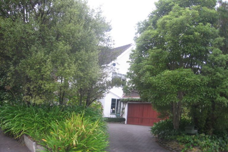 Photo of property in 126 Cheviot Road, Lowry Bay, Lower Hutt, 5013