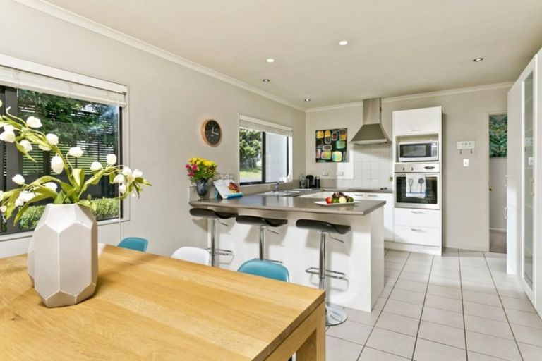 Photo of property in 30 Admirals Court Drive, Greenhithe, Auckland, 0632
