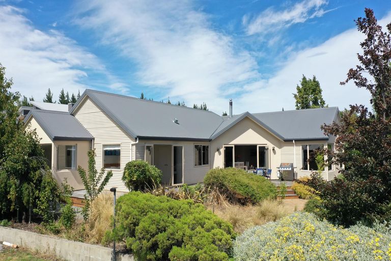 Photo of property in 27 Hamilton Drive, Lake Tekapo, 7999