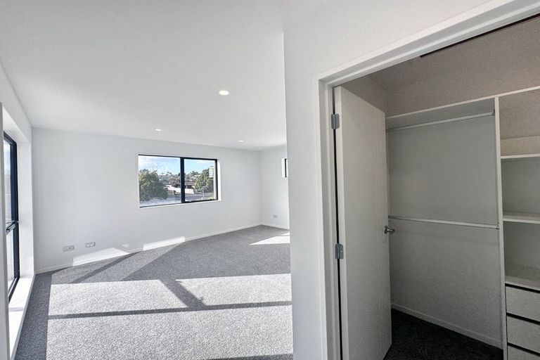 Photo of property in 3b Glennandrew Drive, Half Moon Bay, Auckland, 2012