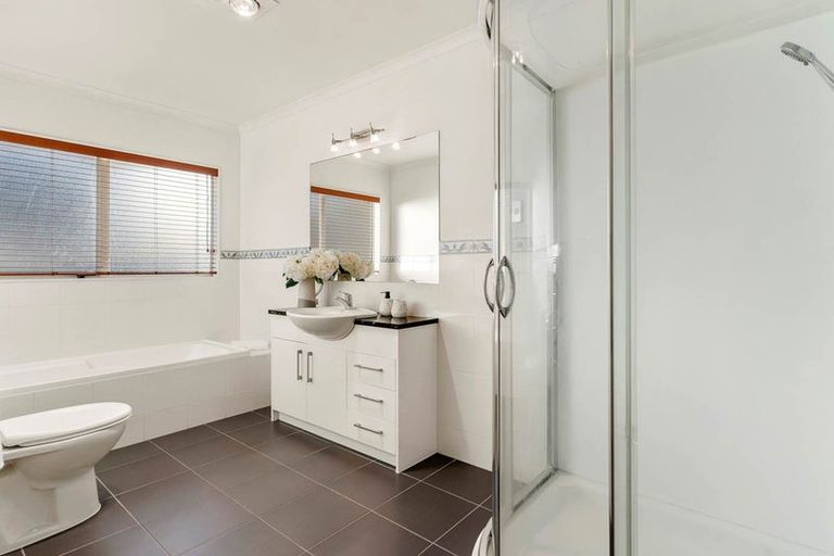 Photo of property in 23 Leafield Crescent, Henderson, Auckland, 0612