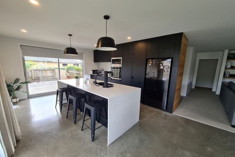 Photo of property in 1 Harry Way, Upper Vogeltown, New Plymouth, 4310
