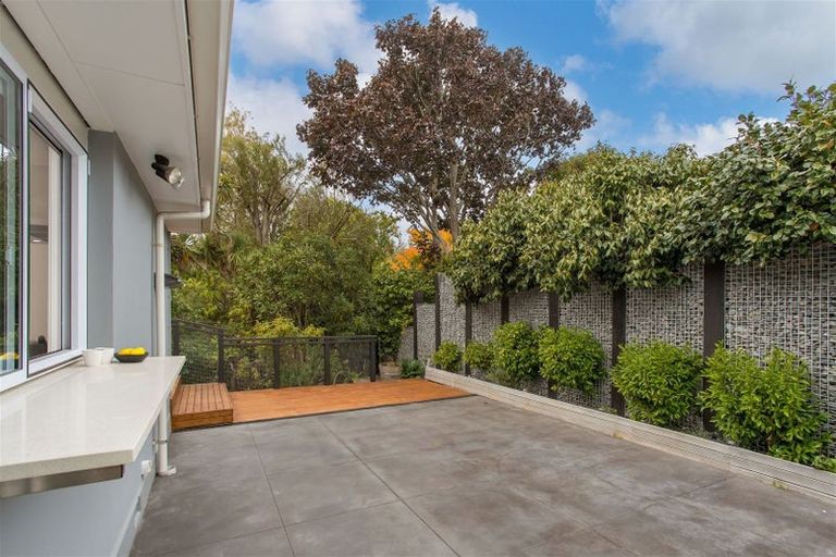 Photo of property in 17 Joyce Crescent, Ilam, Christchurch, 8041