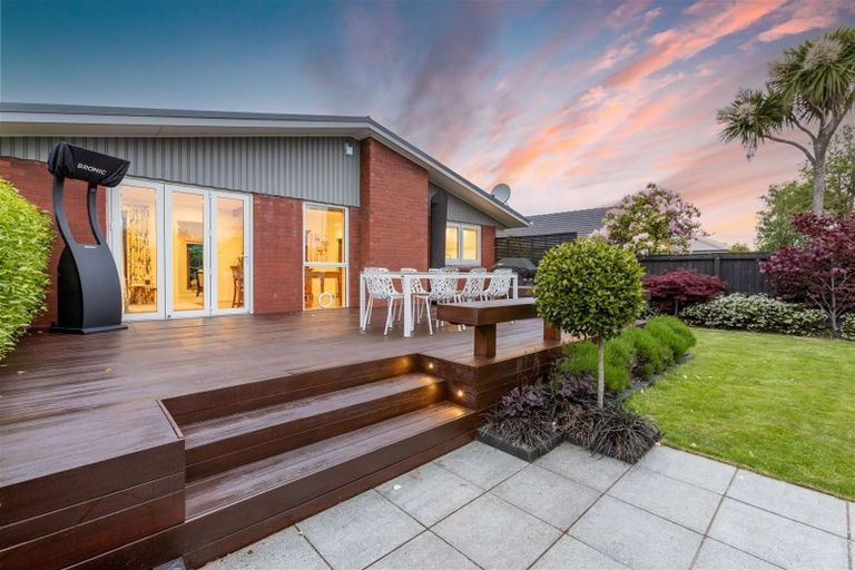 Photo of property in 34 Carruthers Street, Ilam, Christchurch, 8041
