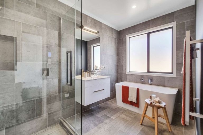 Photo of property in 11 Hamon Place, Pukehangi, Rotorua, 3015