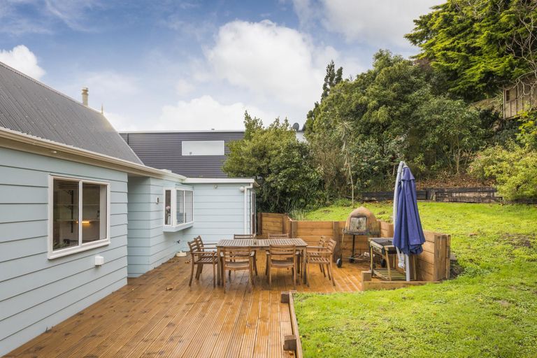 Photo of property in 411 Aokautere Drive, Aokautere, Palmerston North, 4471