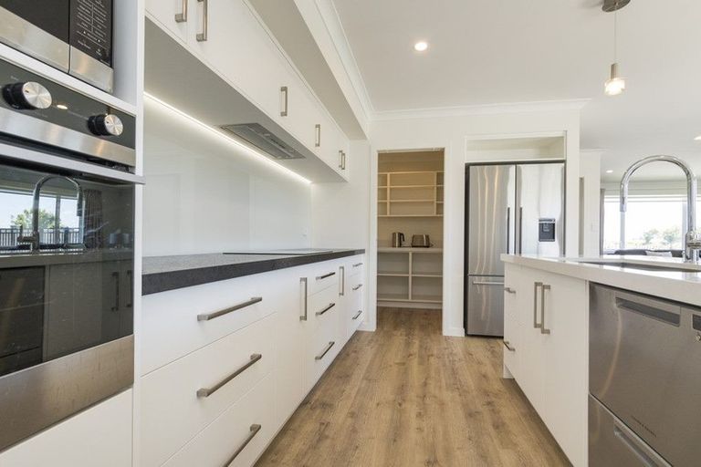 Photo of property in 2 Hydrangea Lane, Milson, Palmerston North, 4414