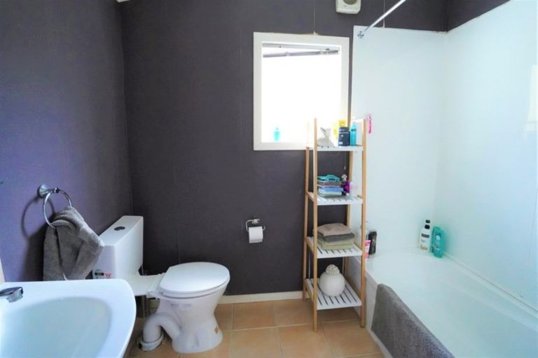 Photo of property in 52 Anzac Road, Morningside, Whangarei, 0110