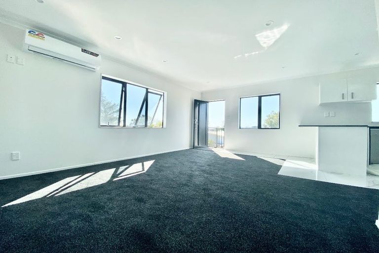 Photo of property in 547 Massey Road, Mangere, Auckland, 2022