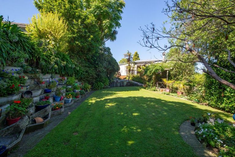 Photo of property in 53 Grand Vue Road, Kawaha Point, Rotorua, 3010