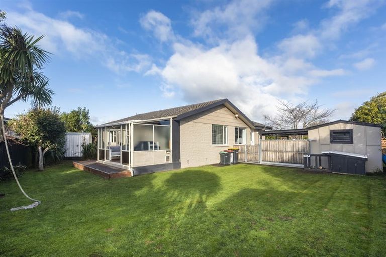 Photo of property in 2 Bolero Place, Parklands, Christchurch, 8083