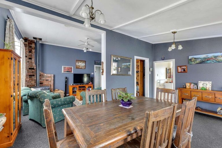 Photo of property in 13 Maire Street, Inglewood, 4330