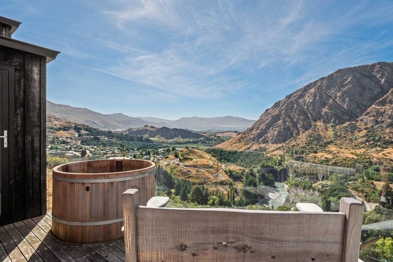 Photo of property in 12 Crows Nest Road, Arthurs Point, Queenstown, 9371