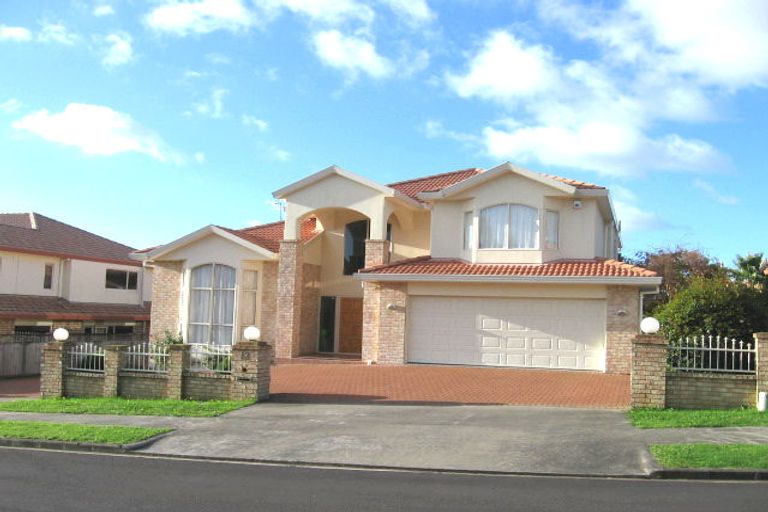 Photo of property in 12 Tumbridge Place, Somerville, Auckland, 2014