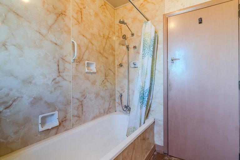 Photo of property in 21 Seaview Terrace, Kew, Dunedin, 9012