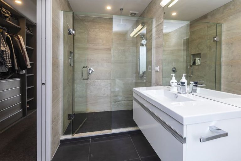 Photo of property in 28 Hawthorne Street, Strowan, Christchurch, 8052