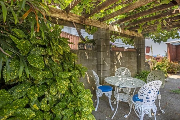 Photo of property in 92 Moana Road, Okitu, Gisborne, 4010