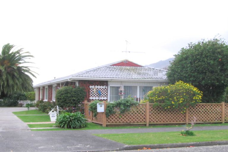 Photo of property in 30 Kanawa Street, Waikanae, 5036