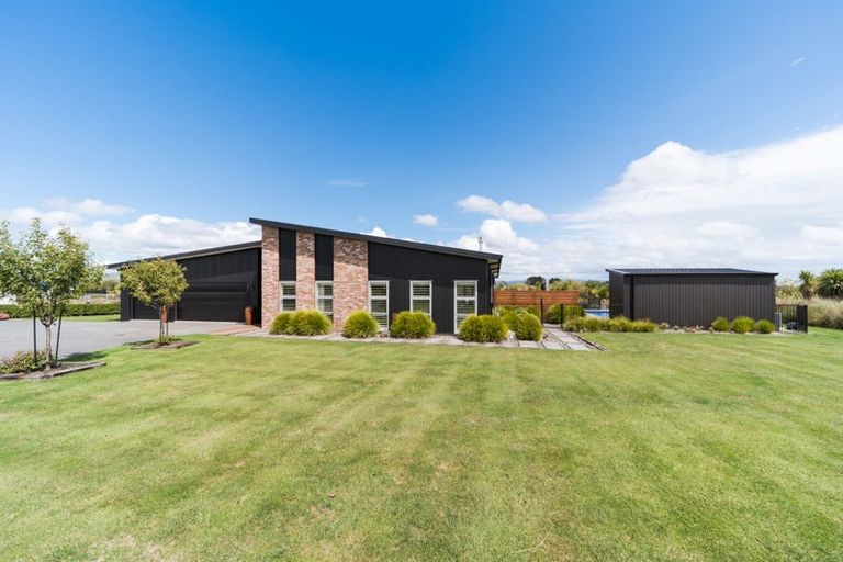 Photo of property in 9 Paterson Lane, Kelvin Grove, Palmerston North, 4470