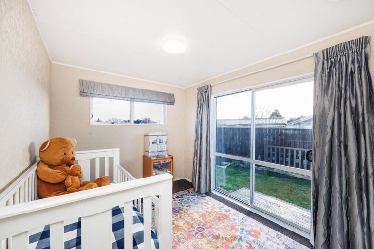 Photo of property in 28 Cascade Crescent, Westbrook, Palmerston North, 4412