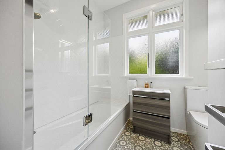 Photo of property in 52 Bayfield Road, Andersons Bay, Dunedin, 9013