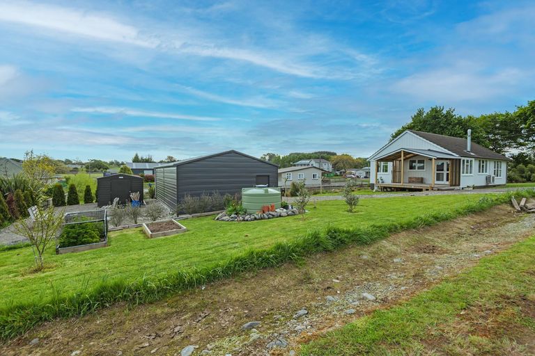 Photo of property in 1 Ingham Street, Halcombe, Feilding, 4779