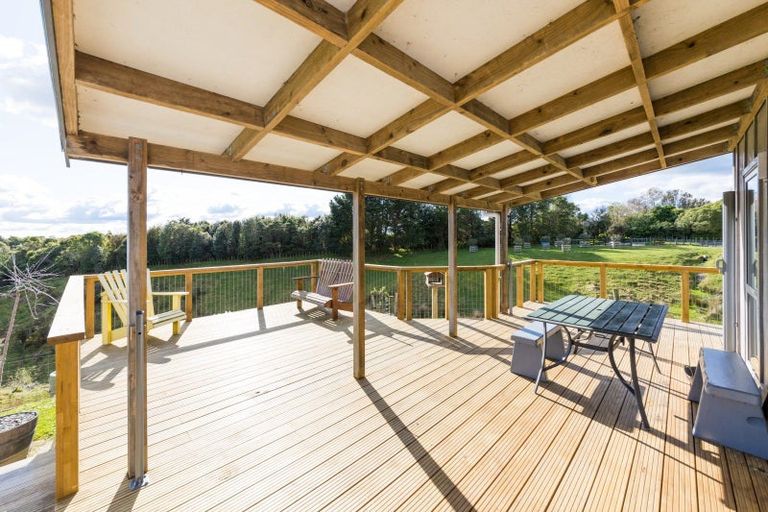 Photo of property in 74 Polson Hill Drive, Aokautere, Palmerston North, 4471