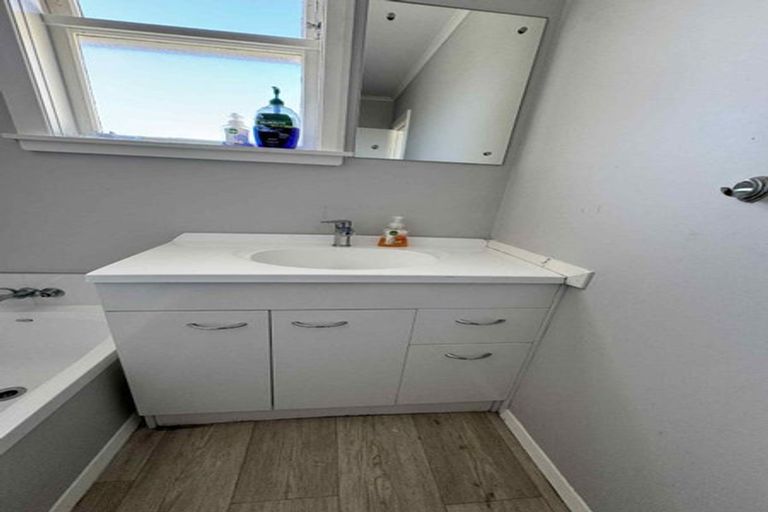 Photo of property in 36 Spur Grove, Titahi Bay, Porirua, 5022