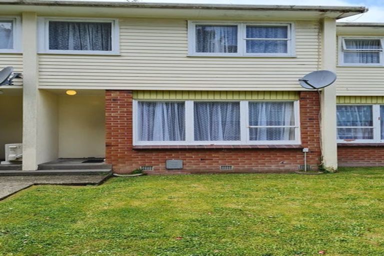 Photo of property in Montauge Flats, 46c Merton Street, Trentham, Upper Hutt, 5018