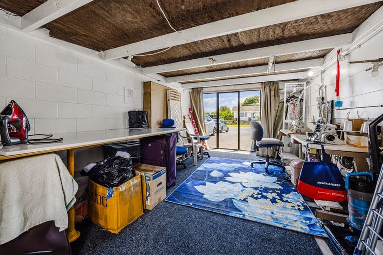 Photo of property in 1/2 Burundi Avenue, Clendon Park, Auckland, 2103