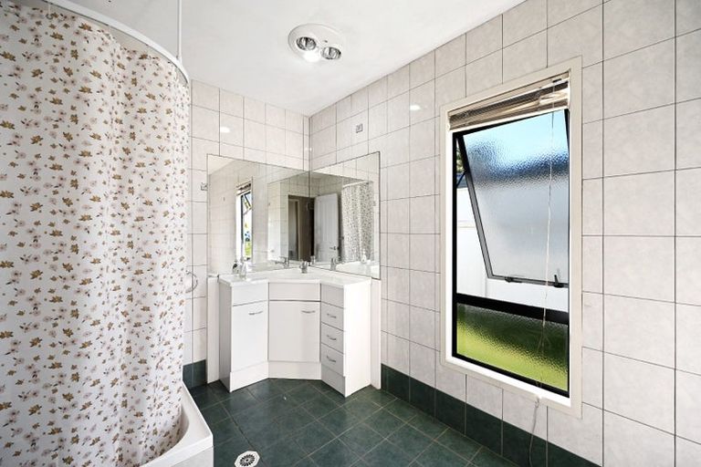 Photo of property in 14 Sudbury Court, Rototuna North, Hamilton, 3210