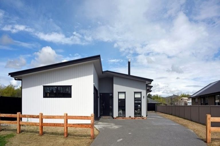 Photo of property in 30 Plunket Street, Omakau, 9376