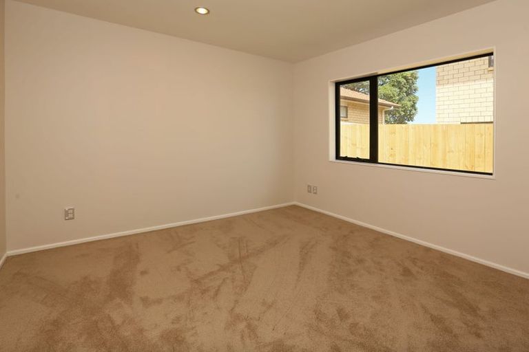 Photo of property in 95 Waitaki Street, Henderson, Auckland, 0612