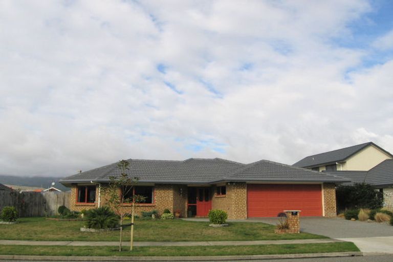 Photo of property in 15 San Priamo Place, Paraparaumu Beach, Paraparaumu, 5032