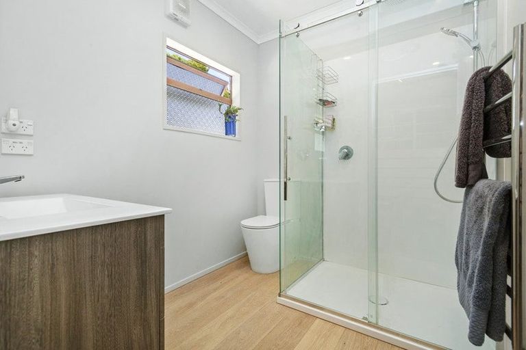 Photo of property in 18-20 Emerald Glen Road, Paekakariki, Paraparaumu, 5032