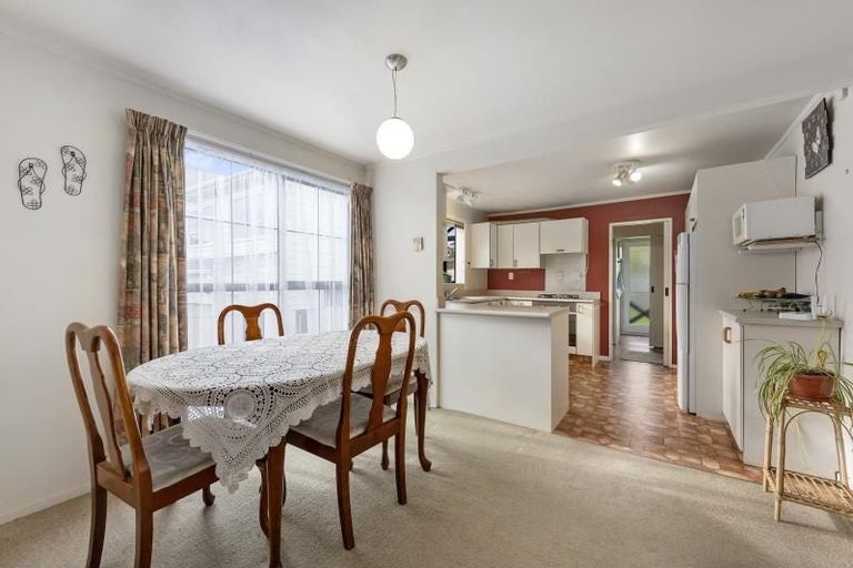 Photo of property in 7a Clinker Grove, Silverstream, Upper Hutt, 5019