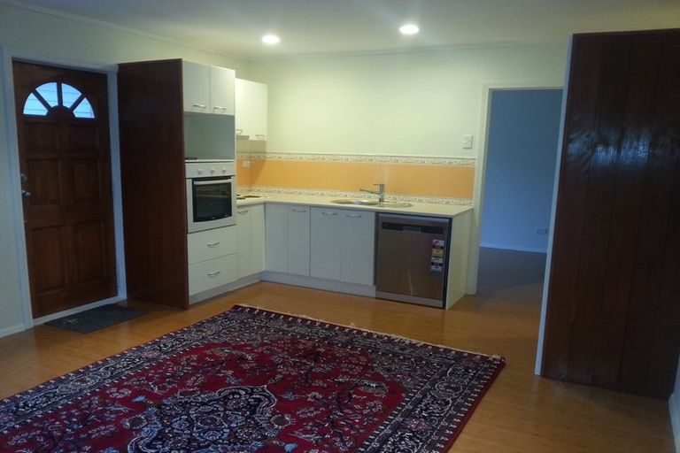 Photo of property in 5 Saddleback Rise, Murrays Bay, Auckland, 0630