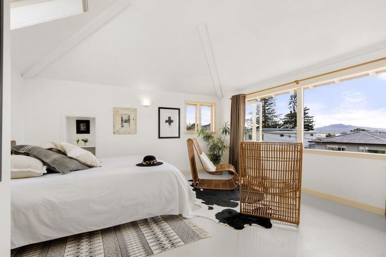 Photo of property in 19a Old Lake Road, Narrow Neck, Auckland, 0624