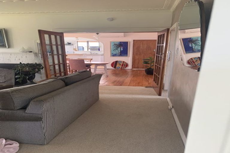 Photo of property in 69 Domett Street, Opunake, 4616