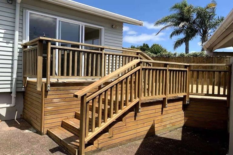 Photo of property in 43 Minaret Drive, Bucklands Beach, Auckland, 2014