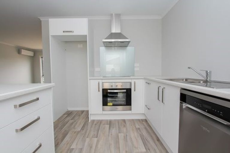 Photo of property in 4/14 Breckons Avenue, Nawton, Hamilton, 3200