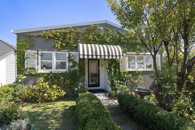 Photo of property in 118 Seaview Road, Paraparaumu Beach, Paraparaumu, 5032
