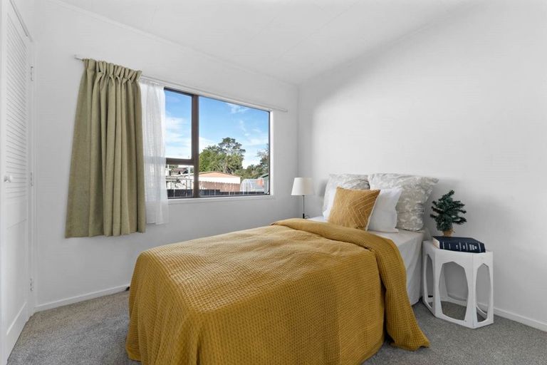 Photo of property in 34 Farwood Drive, Henderson, Auckland, 0612