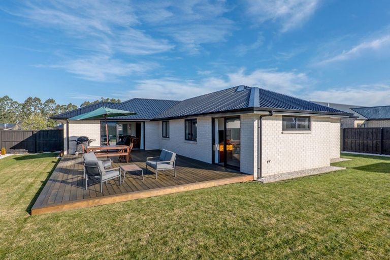 Photo of property in 21 Bob Reid Crescent, Darfield, 7510